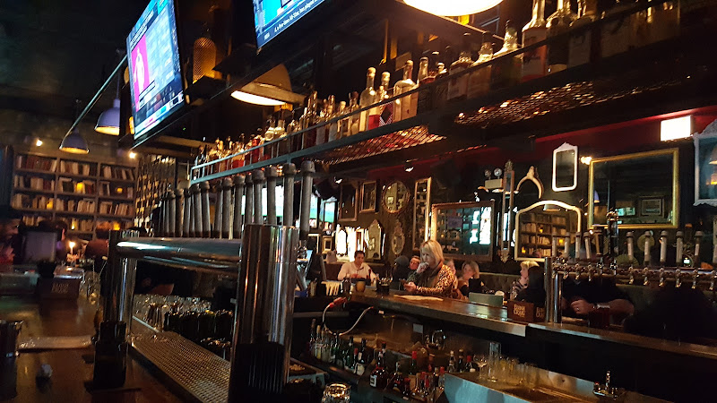 The Green Door Tavern - Bar in Chicago
