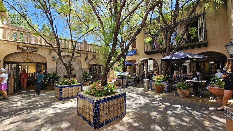 Tlaquepaque Arts & Shopping Village
