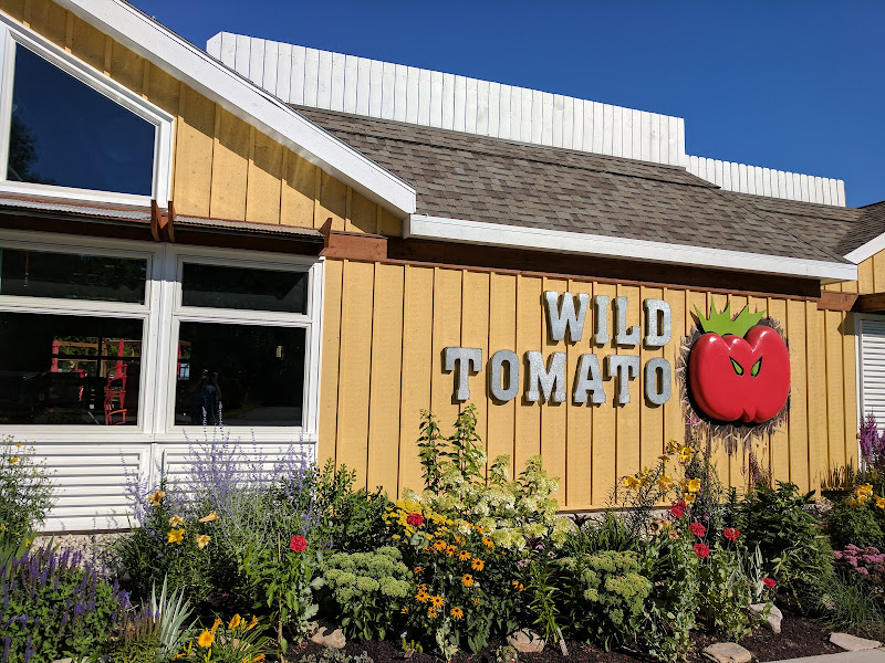 Wild Tomato Wood-Fired Pizza & Grille Sister Bay - Pizza restaurant in Sister Bay
