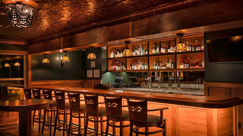 Lobby Bar - Cocktail bar in Lake George