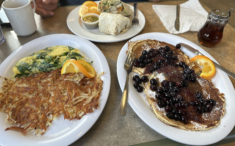 Sunrise Food & Drinks - Restaurant in Sturgeon Bay