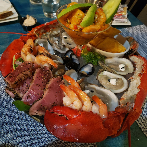 Deep Lagoon Seafood and Oyster House - Seafood restaurant in Marco Island