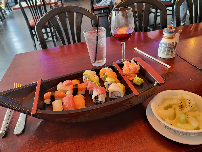 Baitong Thai & Sushi Restaurant