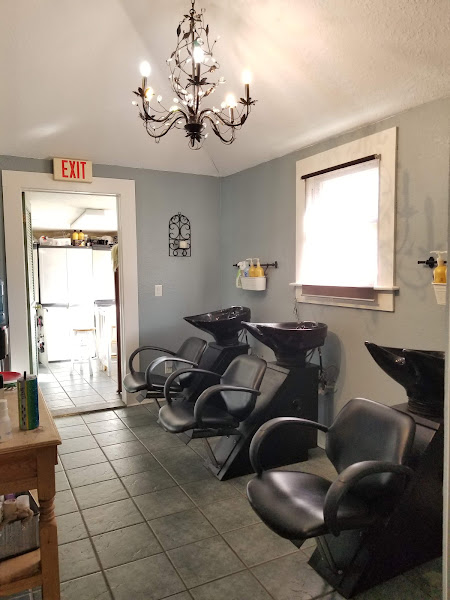 Hotheads Hair Studio