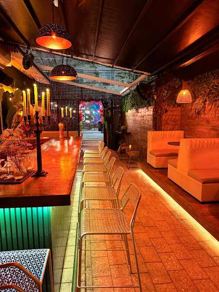 The White Elephant Cocktail Bar - Bar in Miami