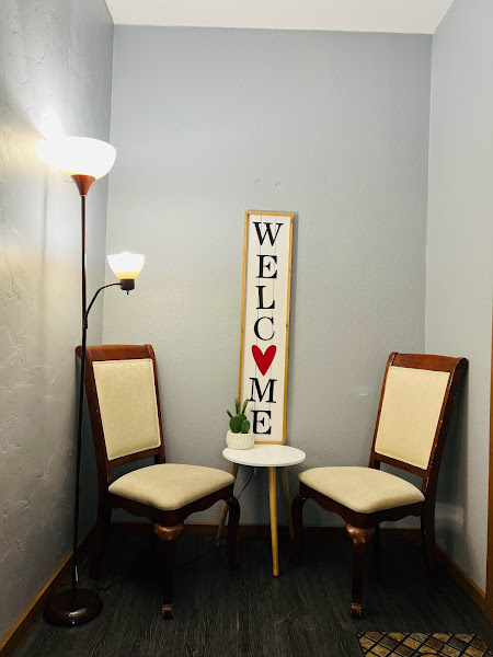 Escape Plus Nails & Kanok Thai Massage - Thai massage therapist in Steamboat Springs