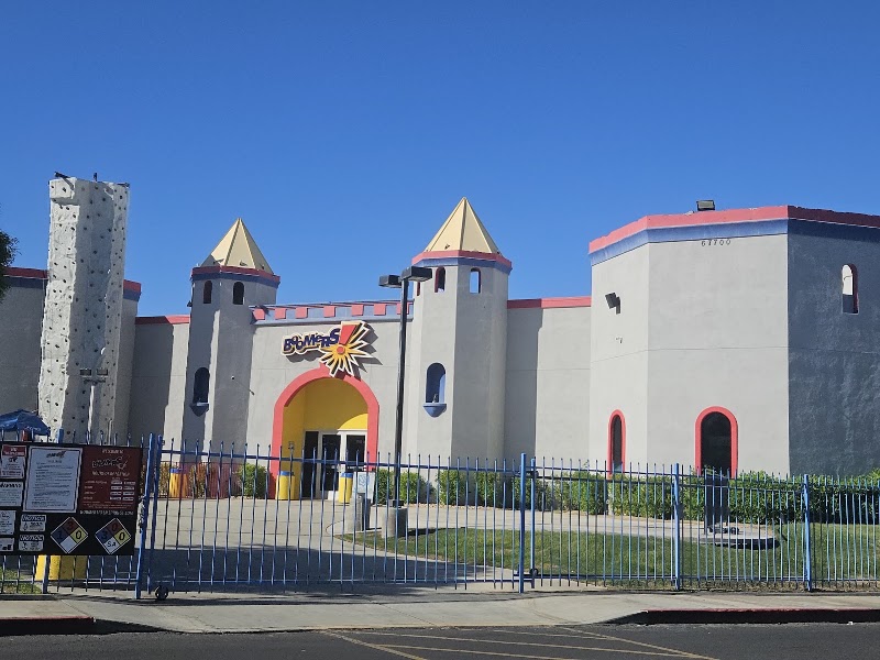 Boomers Palm Springs - Amusement center in Cathedral City