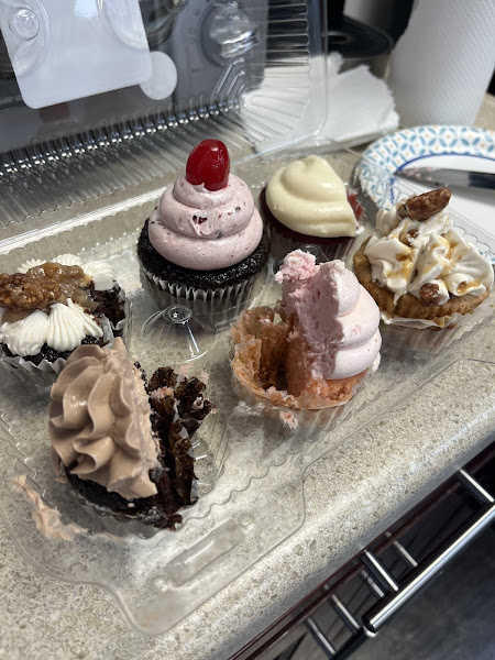 Hawaii Cupcake Factory - Bakery in Honolulu