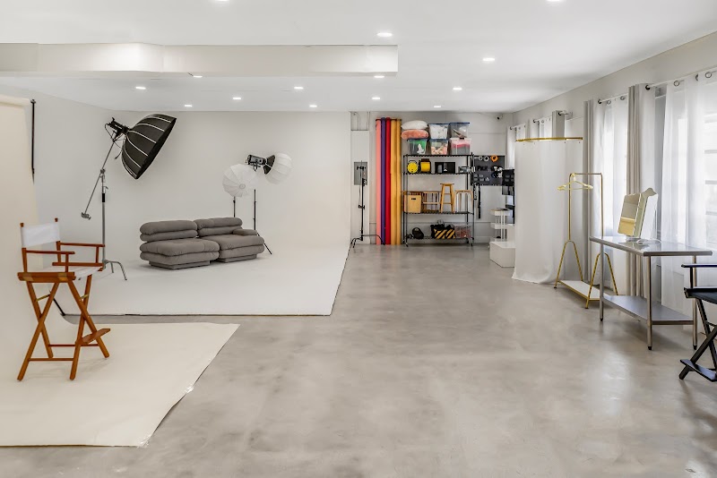 Creative Canvas Photo Studio Miami photo