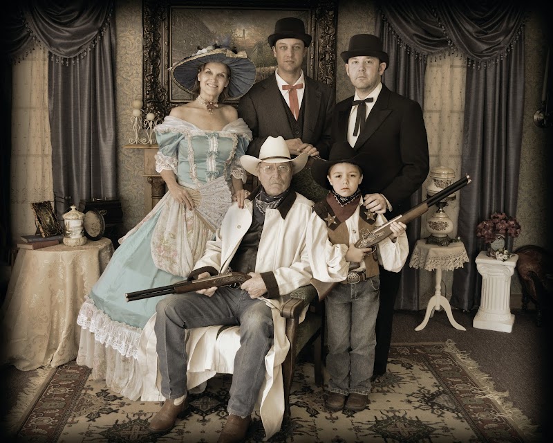 Four Sisters Old Time Photo - Photographer in Pigeon Forge