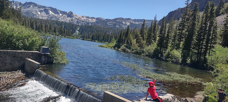 Twin Lakes General Store - Store in Mammoth Lakes