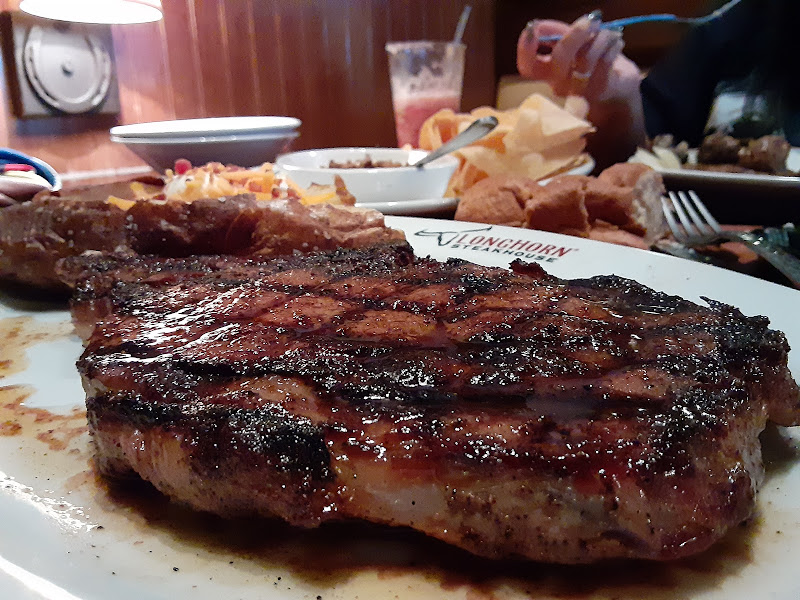 LongHorn Steakhouse - Steak house in New Braunfels