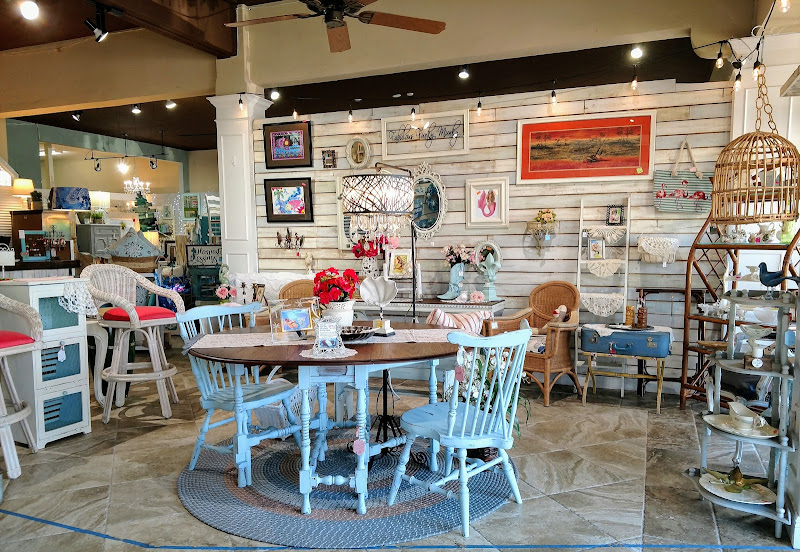 Coastal Cottage - Furniture store in St Pete Beach