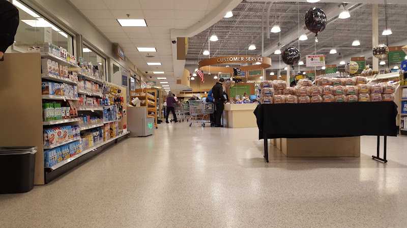 Publix Super Market at Sun Plaza Shopping Center - Supermarket in Fort Walton Beach