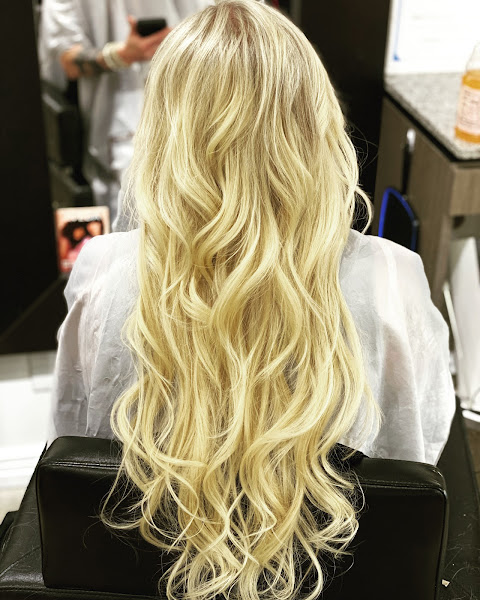 Distinctive Salon Aveda (Phoenix)