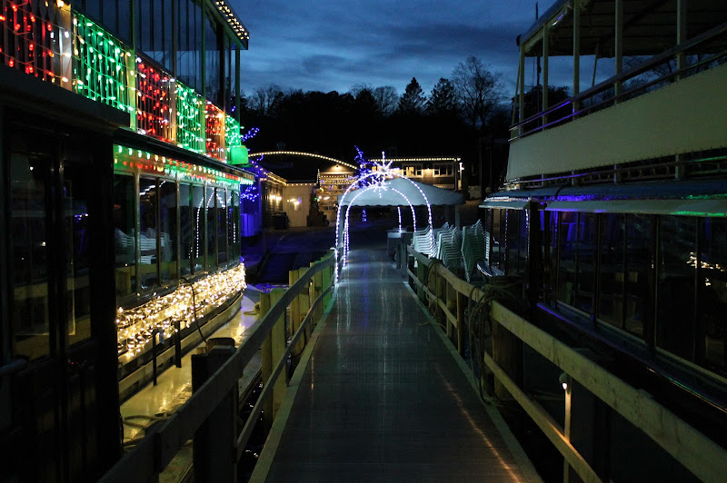 Lake Geneva Santa Cruise - Tourist attraction in Williams Bay