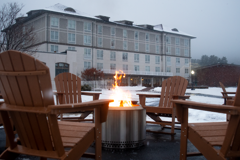 Fire & Ice Bar - Fort William Henry Hotel - Bar in Lake George