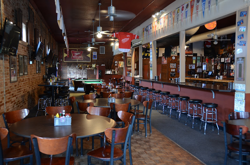 Black River Tavern - Bar & grill in South Haven