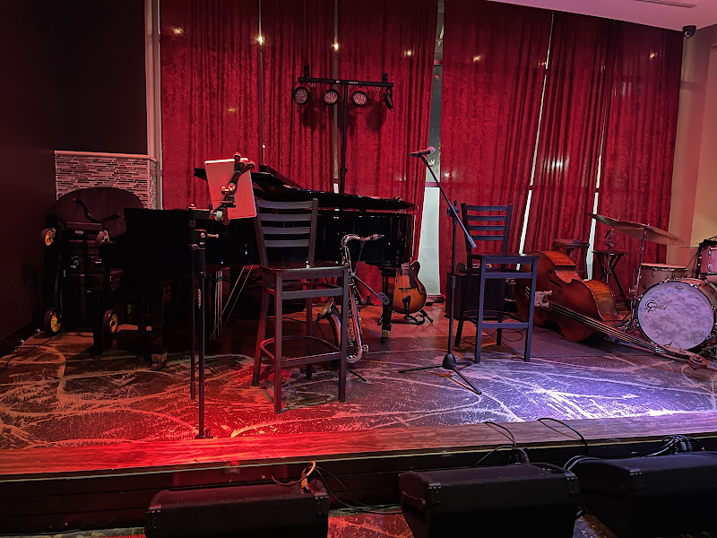 Breezy Jazz House & Restaurant