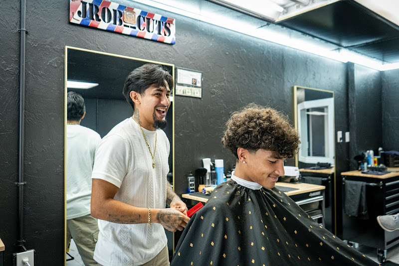 Illusion Barbershop LLC - Barber shop in Bradenton