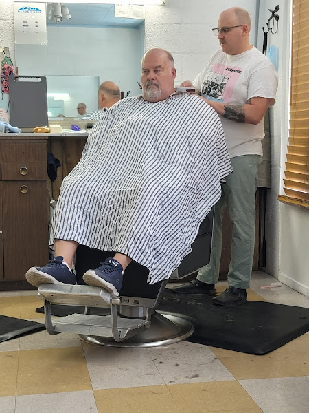 Sunny Dunes Barber Shop - Barber shop in Palm Springs