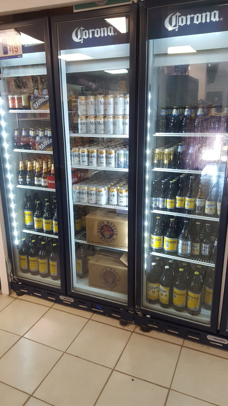 Modelorama rafas - Liquor store in José López Portillo