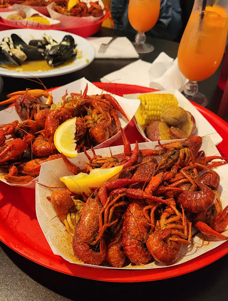 LoLA - Seafood restaurant in North Charleston
