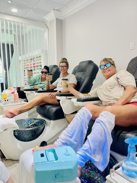 Kosmo Nails Spa - Nail salon in Pensacola