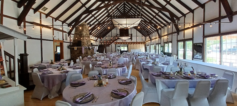 Lake Como Beach Club House - Banquet hall in Lake Geneva