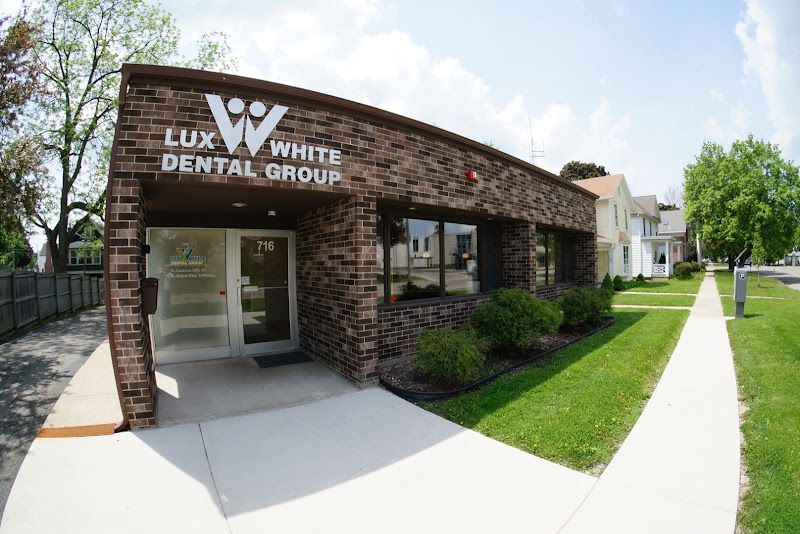 Lux White Dental Group