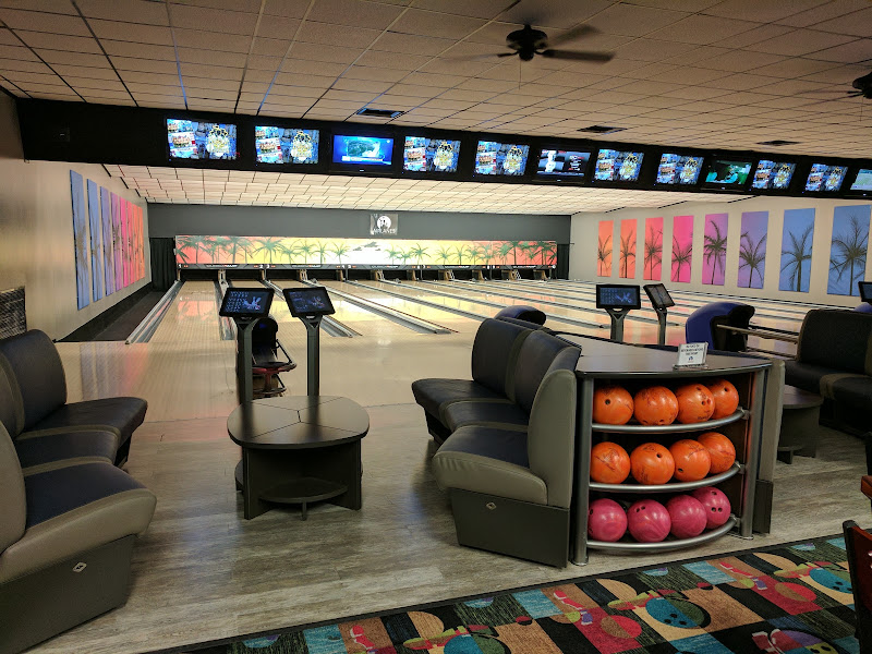 Airlanes Bowling Center & Grill - Bowling alley in Naval Air Station Key West