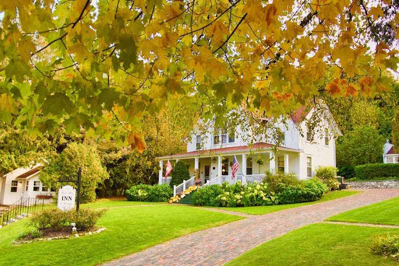 Thorp House Inn & Cottages - Bed & breakfast in Fish Creek