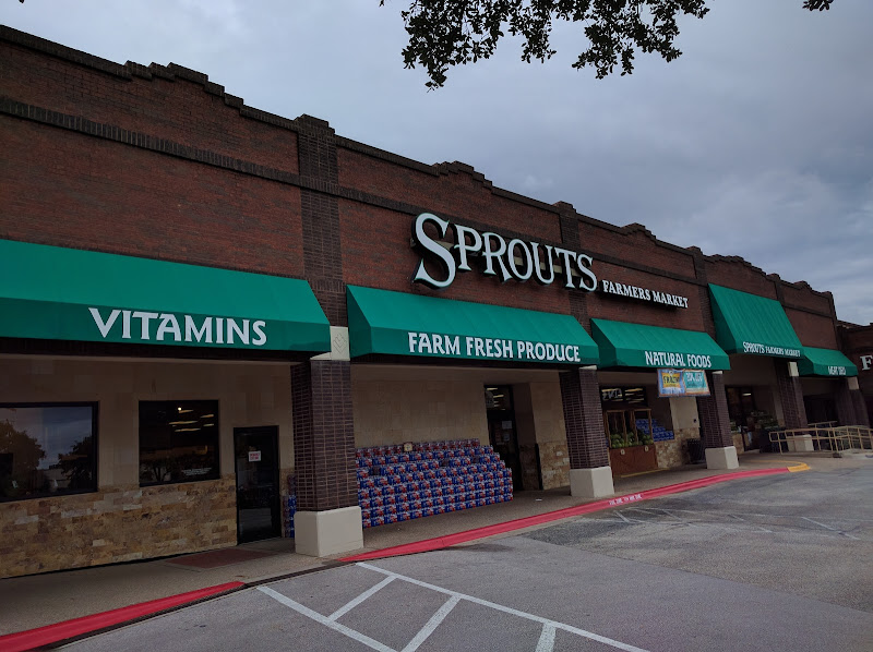 Brodie Oaks Shopping Center - Shopping mall in Austin