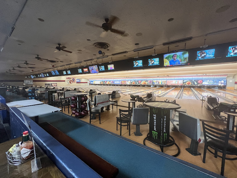 The Alley Restaurant at Aiea Bowl