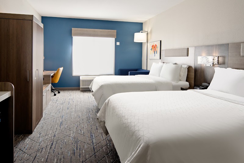 Holiday Inn Express & Suites - Palm Desert - Millennium, an IHG Hotel photo