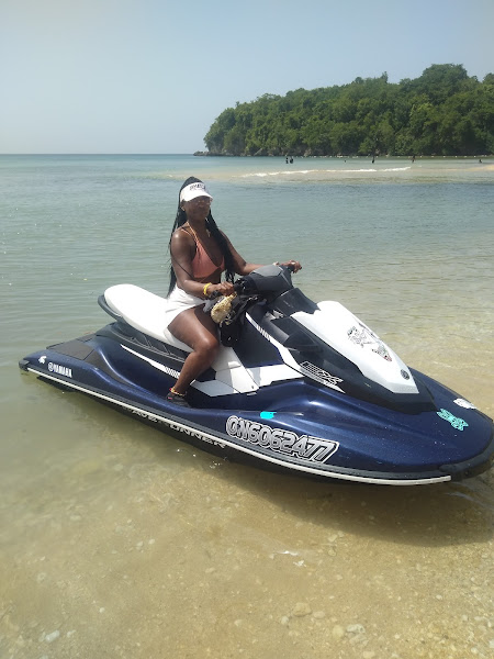Watersport activities. Inland activities and taxi service