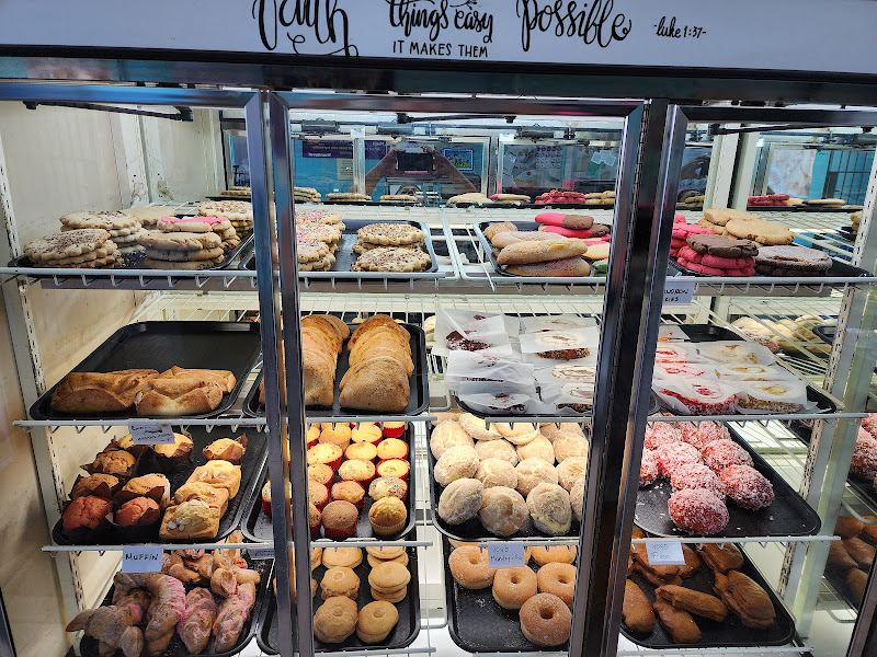La Roca Bakery /panaderia y pasteleria.
