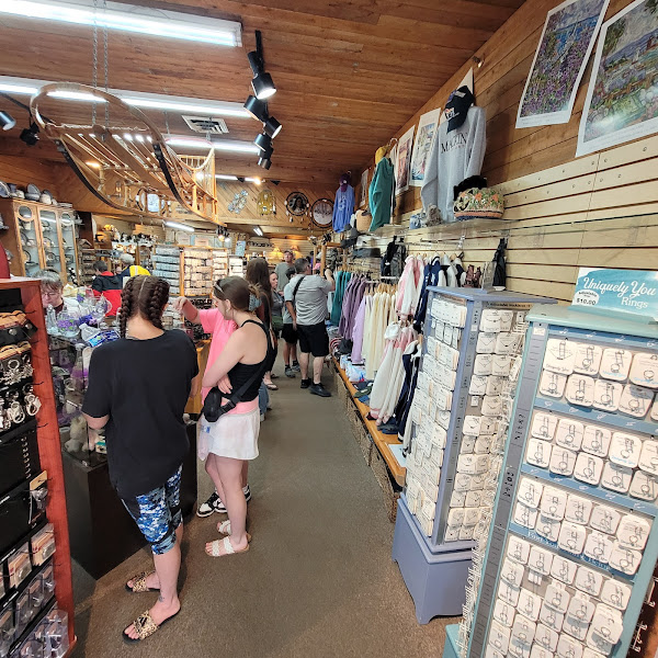 Balsam Shops Inc - Gift shop in Mackinac Island