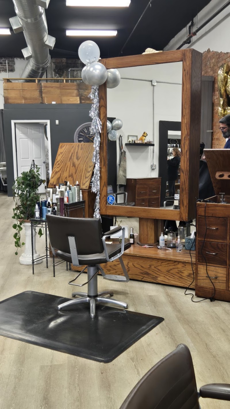 Nicos Salon photo