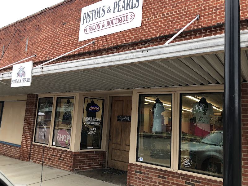 Pistols & Pearls Salon and Boutique - Boutique in Broken Bow
