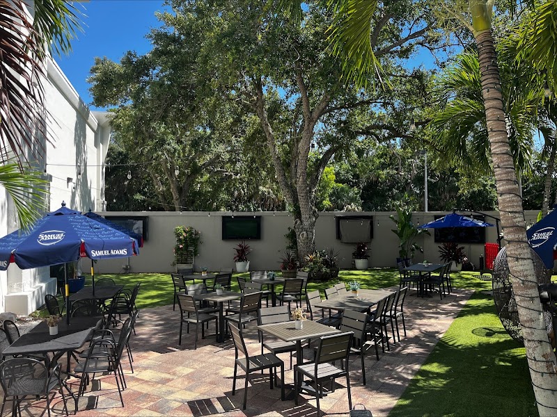 Boston Beer Garden - Sports bar in Naples