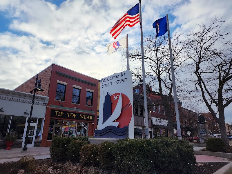 Props - Gift shop in South Haven