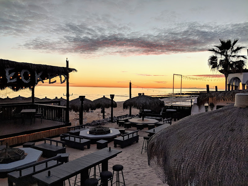 Wrecked at the Reef - Bar & grill in Playa Arenos