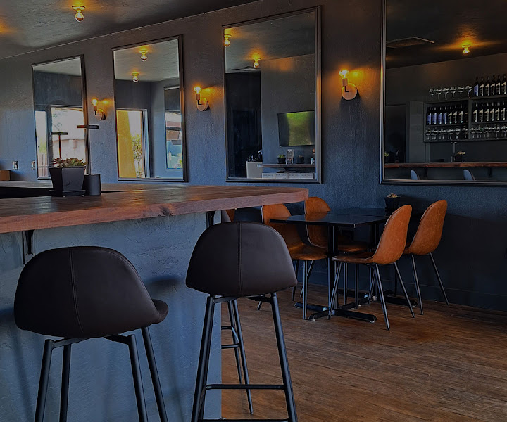 Los Milics Vineyards Scottsdale Tasting Room - Winery in Scottsdale