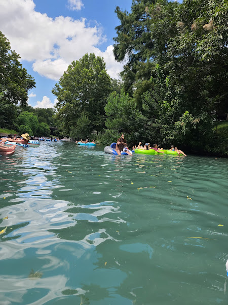 Corner Tubes - Water sports equipment rental service in New Braunfels