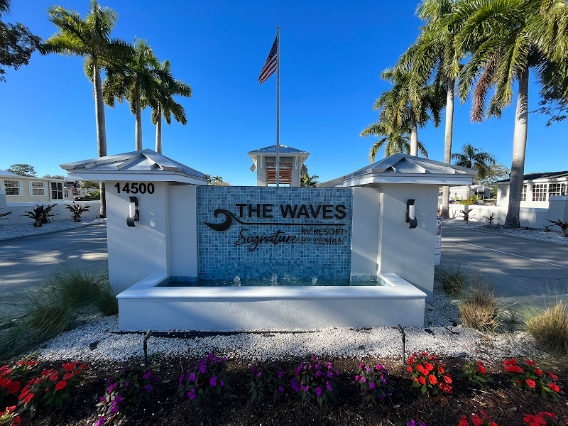 The Waves RV Resort, a 55+ Signature Resort - RV park in Naples