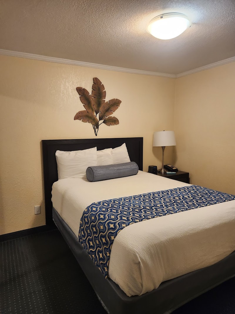 Sailport Waterfront Suites photo