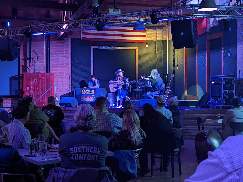 Downtown Social - American restaurant in New Braunfels