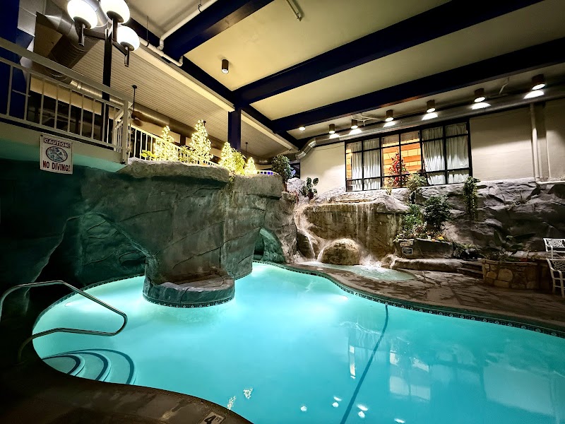 Sidney James Mountain Lodge - Downtown Gatlinburg photo