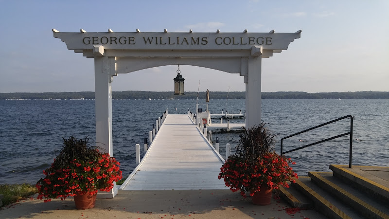 George Williams College of Aurora University - Private university in Williams Bay